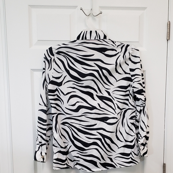 Polo Bonetta, NWT, white black zebra print long sleeve button down blouse, L/XL - Picture 8 of 11